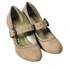 Michael Shannon Shelia Perforated Suede
Mary Jane Heels Gray 10 M